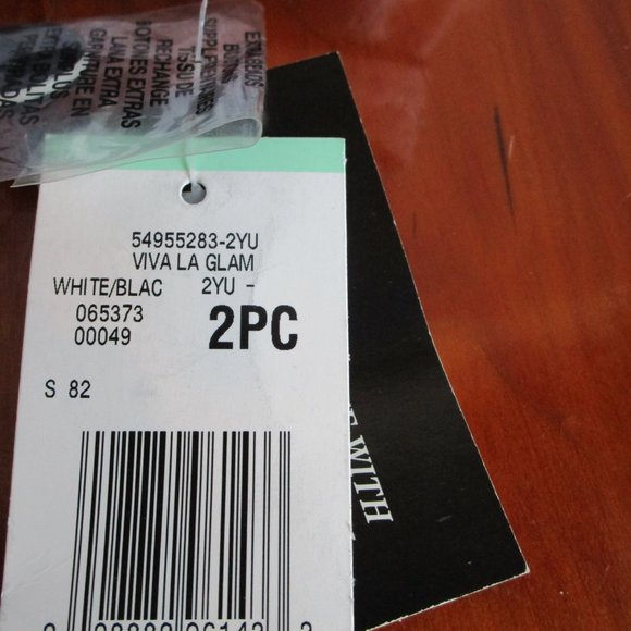 Evan Piccone white professional jacket with black accents. Size 8. New. - Picture 9 of 14